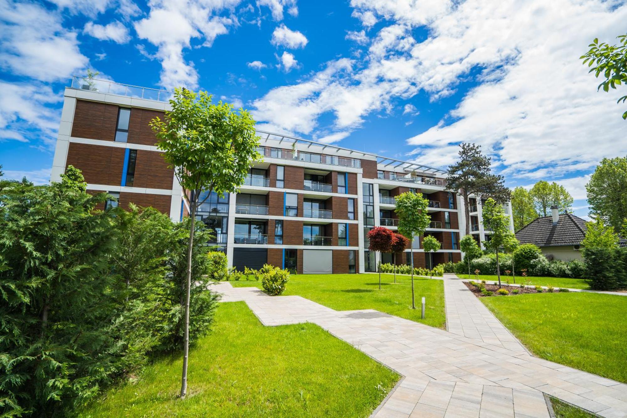 Mf Port Azur Wellness Apartments Siófok Exteriör bild