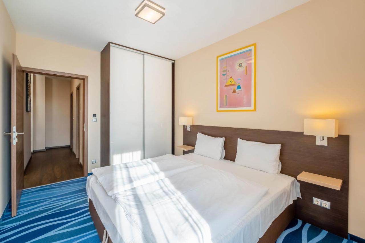 Mf Port Azur Wellness Apartments Siófok Exteriör bild