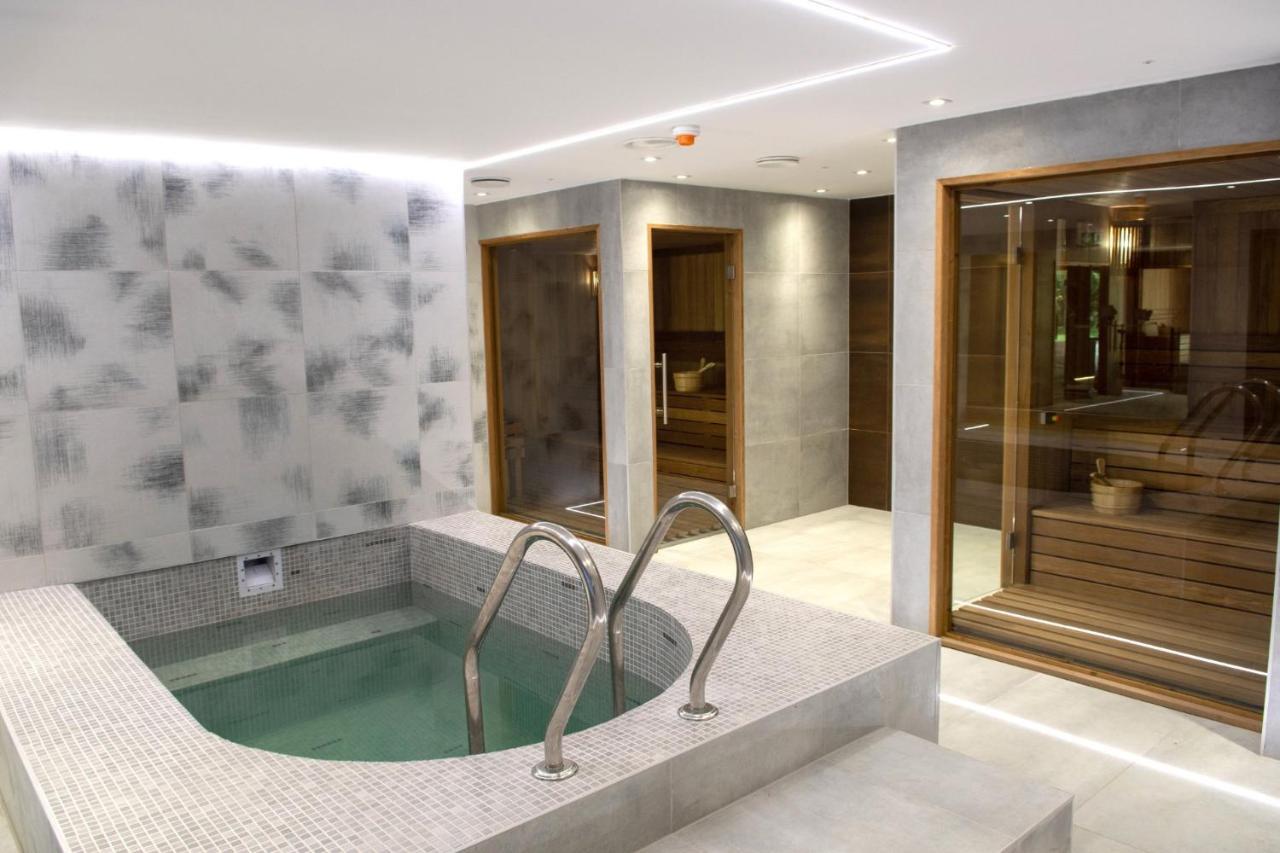 Mf Port Azur Wellness Apartments Siófok Exteriör bild