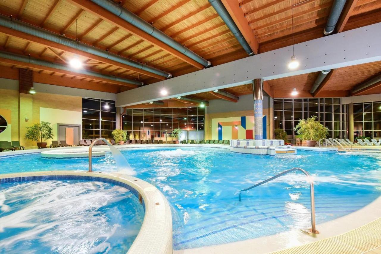 Mf Port Azur Wellness Apartments Siófok Exteriör bild