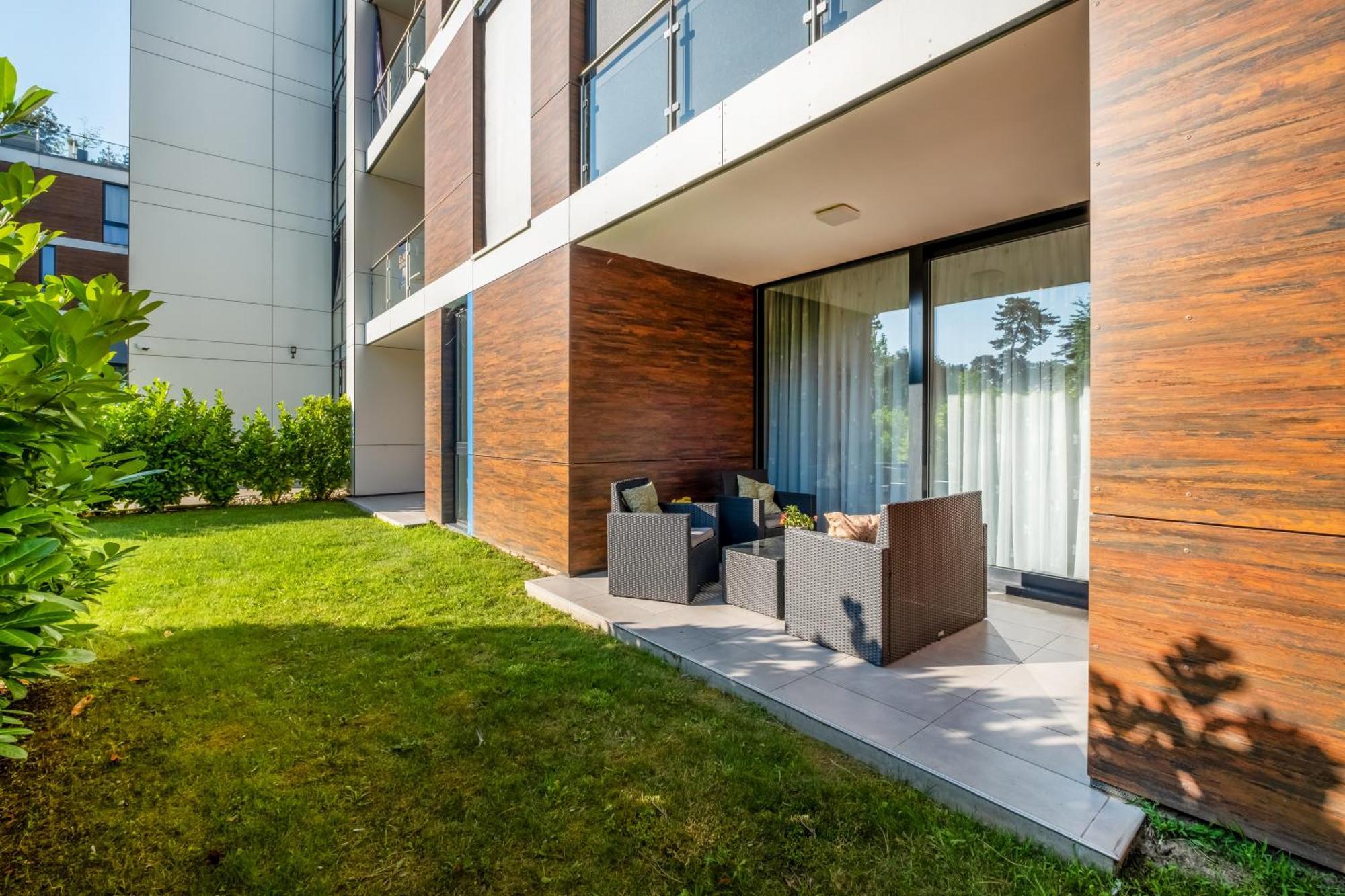 Mf Port Azur Wellness Apartments Siófok Exteriör bild