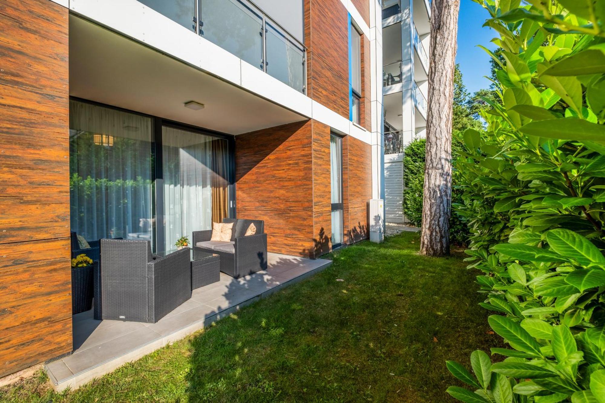 Mf Port Azur Wellness Apartments Siófok Exteriör bild